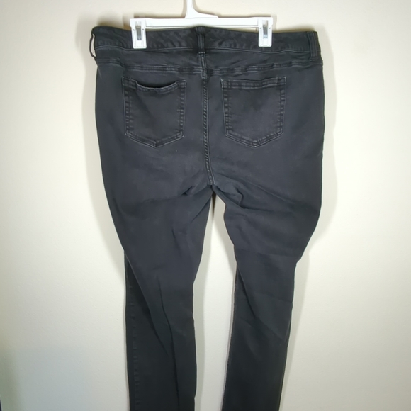 Torrid Women's Jeans Size 18R Distressed Black Denim Jeans. - Picture 4 of 7